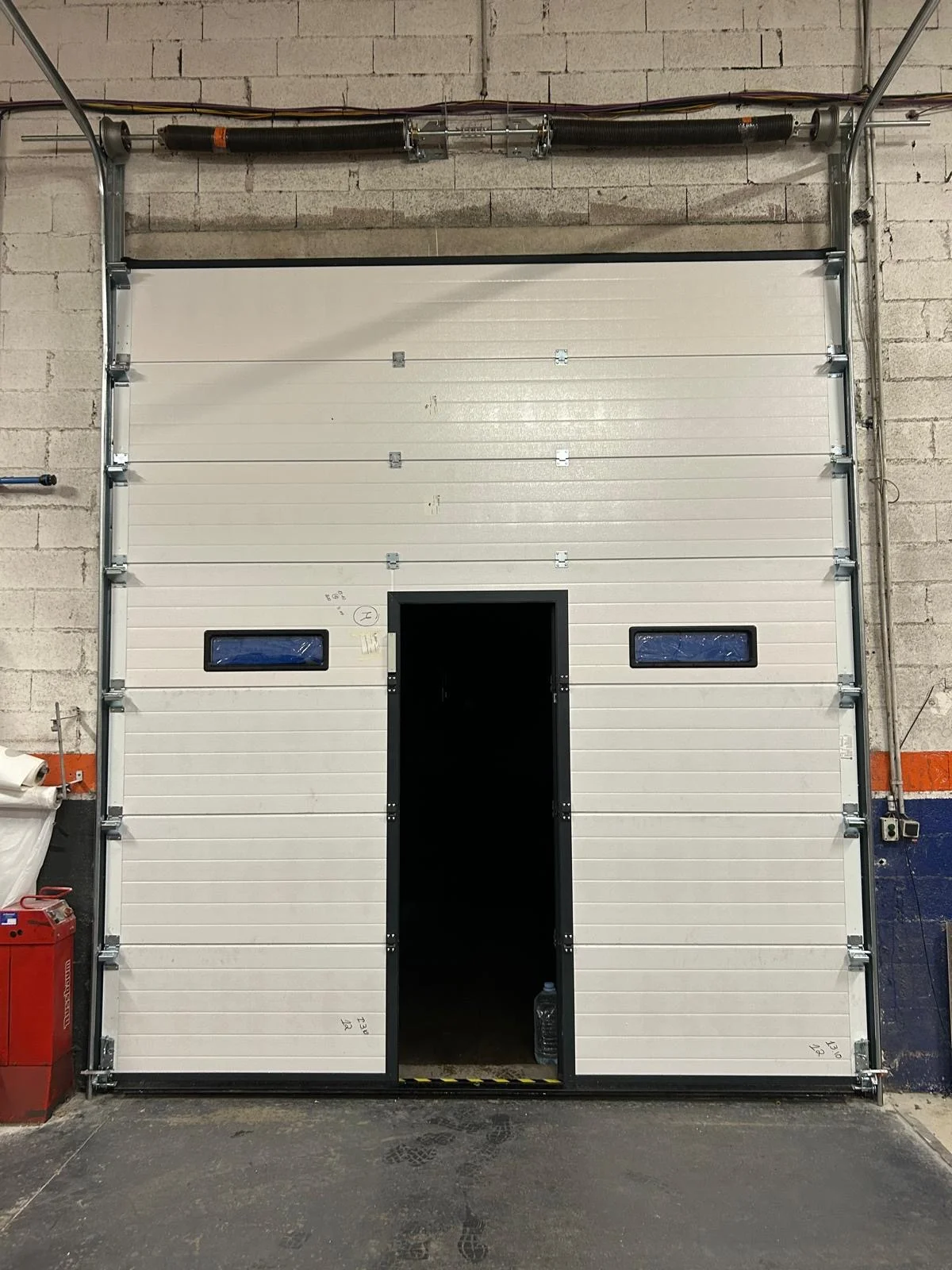 Porte Sectionnelle Motorisee : 7 Avantages - porte sectionnelle Paris